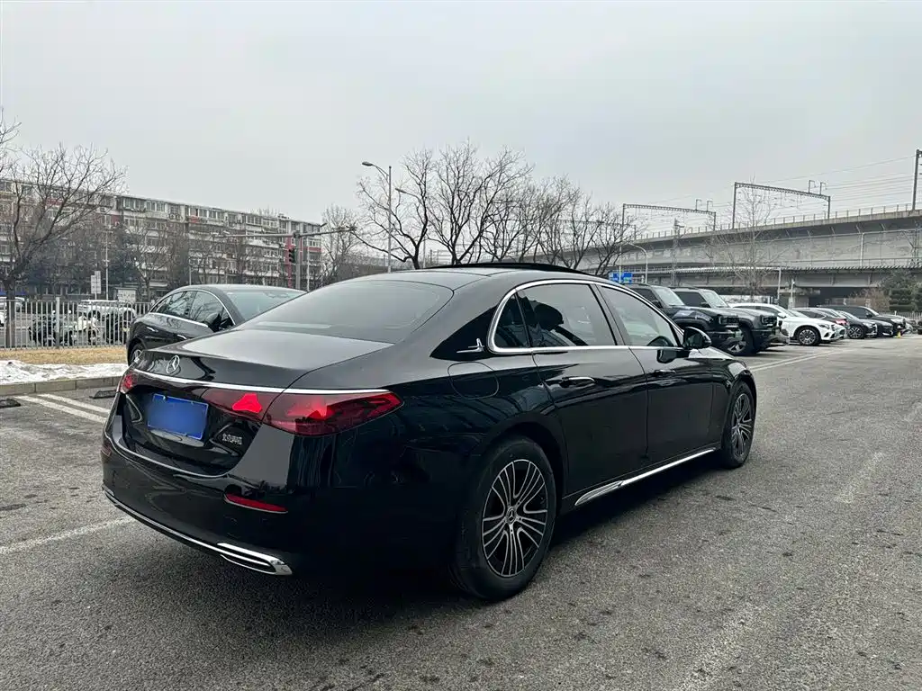 MERCEDES-BENZ E CLASS