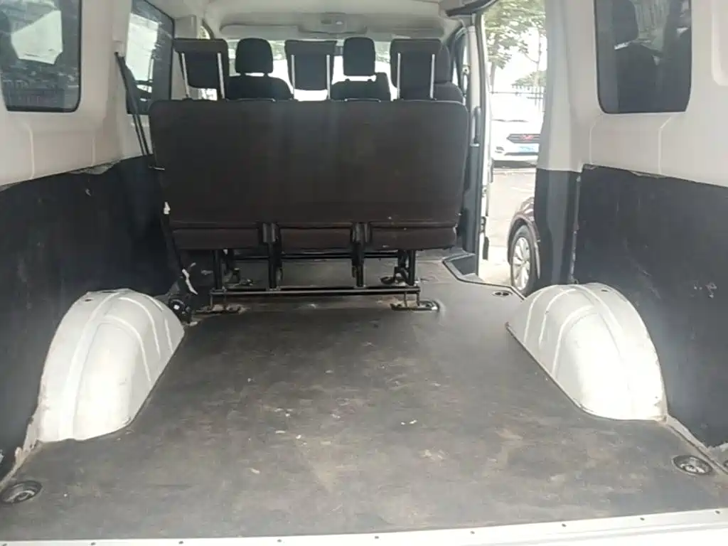 Iveco Daily 2023 2021 2.0T Manual Chaorui Short Wheelbase Low Roof Sliding Door F1A