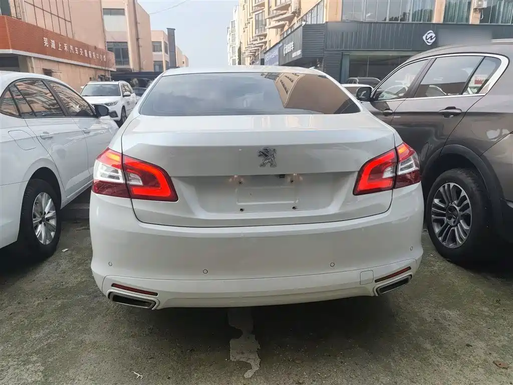 Peugeot 408 2016 1.6T Automatic Luxury Edition фото 6
