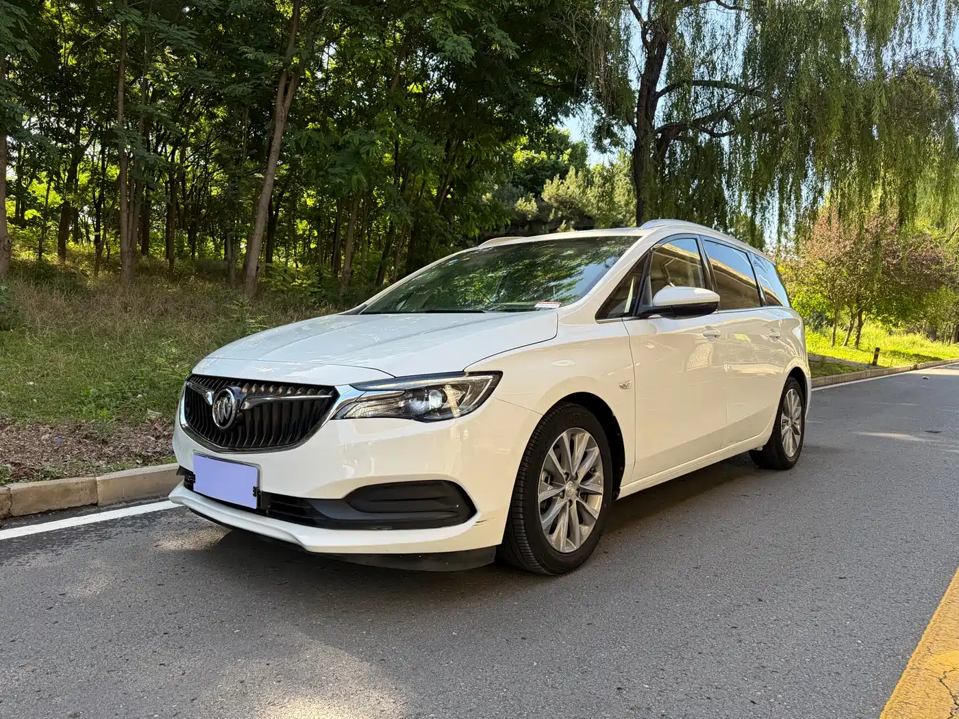 Buick GL6 2021 323T Mild Hybrid Connected Luxury