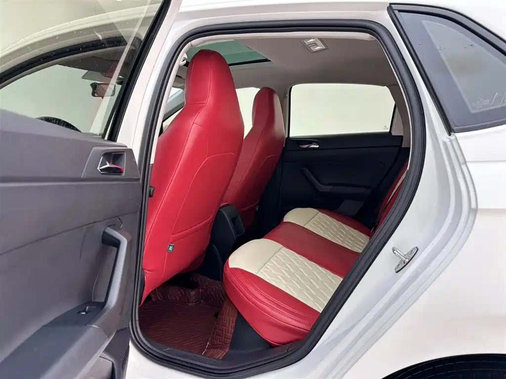 Volkswagen Polo 2021 Plus 1.5L Automatic Panorama Enjoyment Edition фото 14