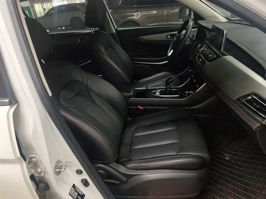 Photo 19 - Changan CS75