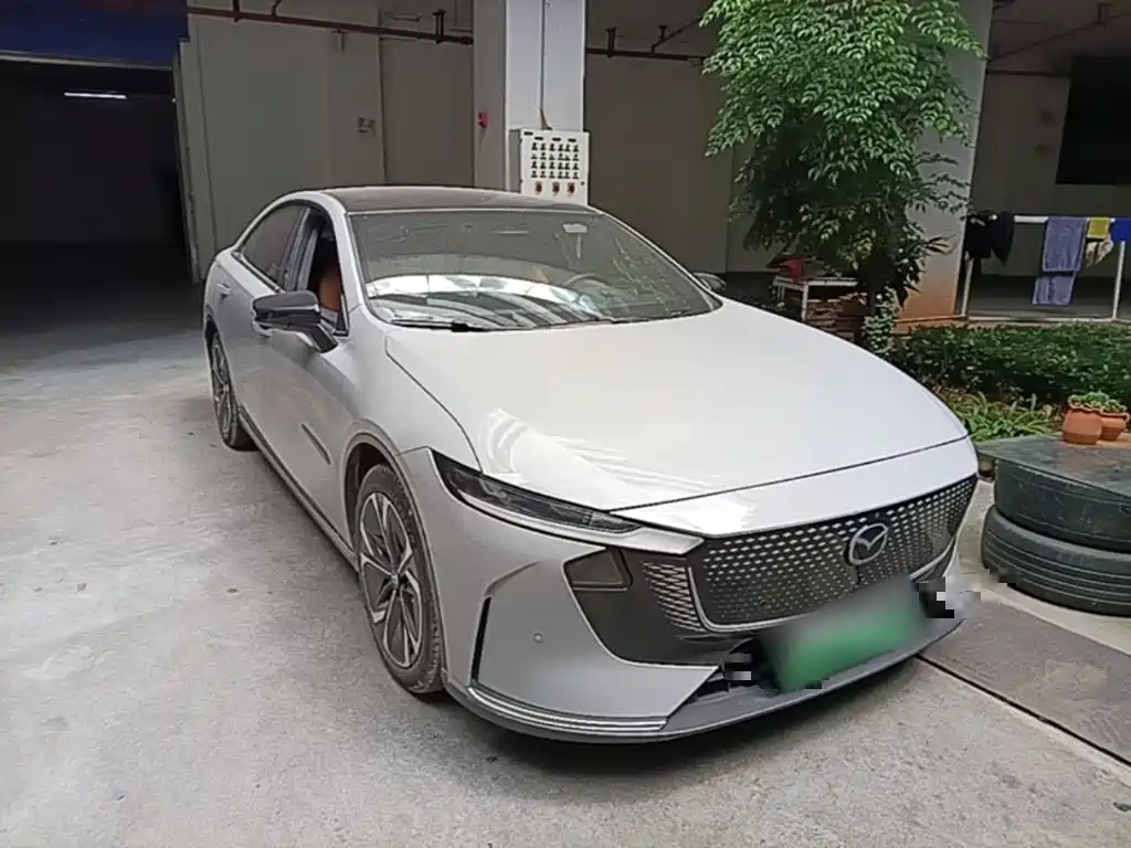 2025 Mazda EZ-6