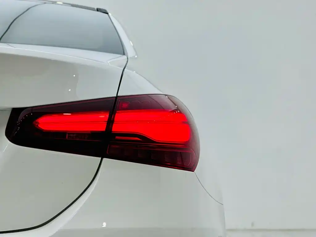 صورة 12 - Mercedes-Benz A-Class