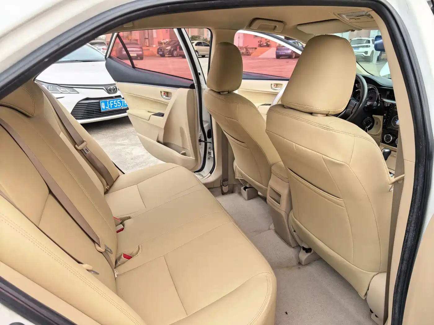 Toyota Corolla 2014 1.6L CVT GL фото 11