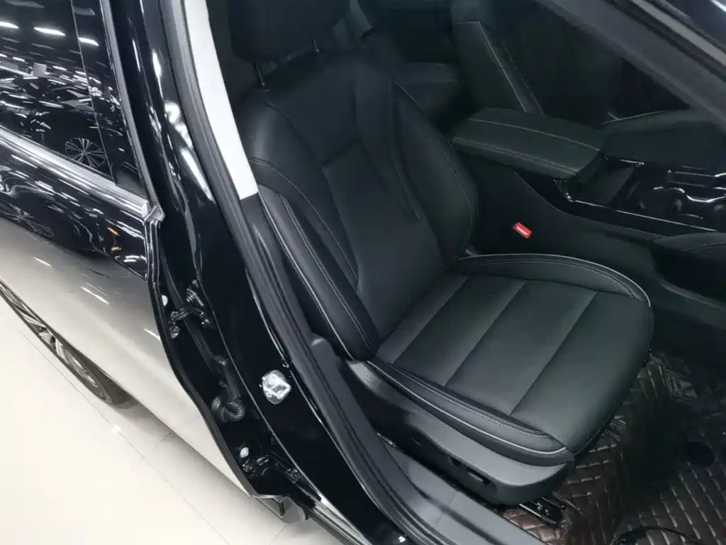 Buick Envision Plus 2025 2025 Enclave Plus 28T 2WD Platinum Edition