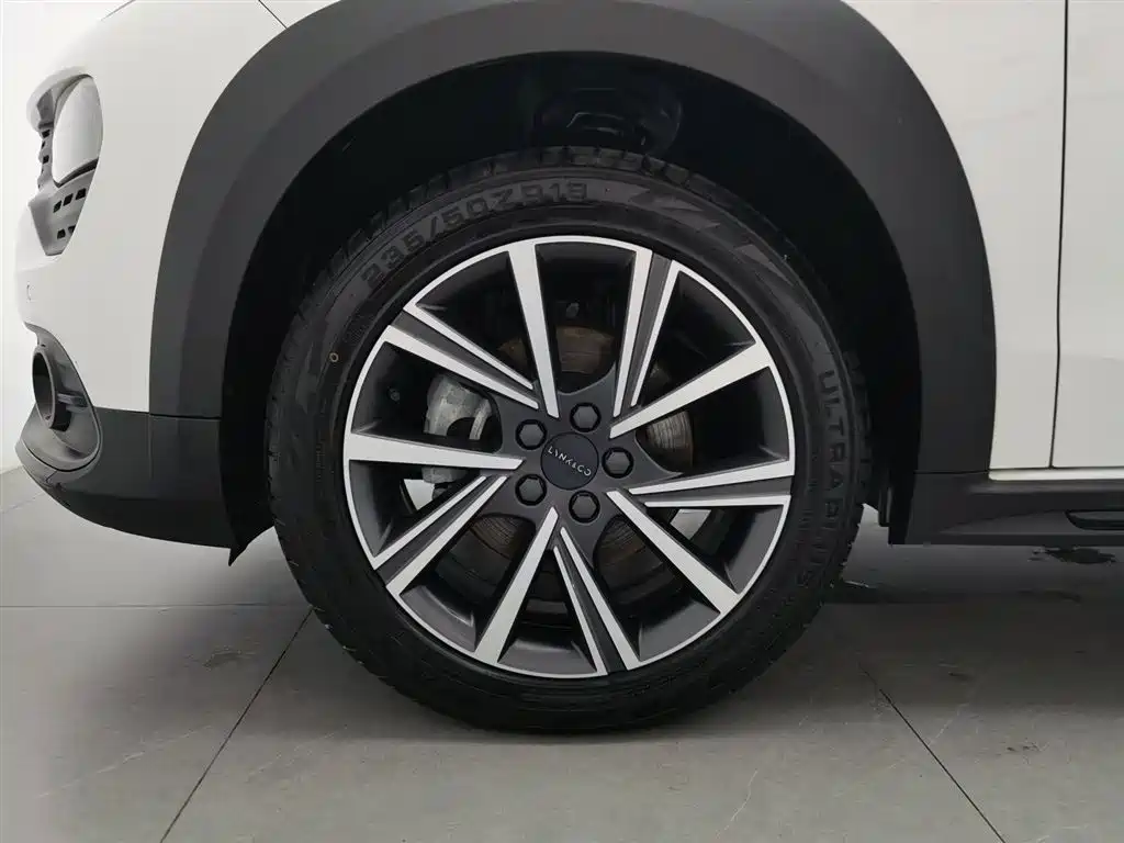 Lynk & Co 02 2021 1.5TD DCT 2WD Power Champion Edition фото 17
