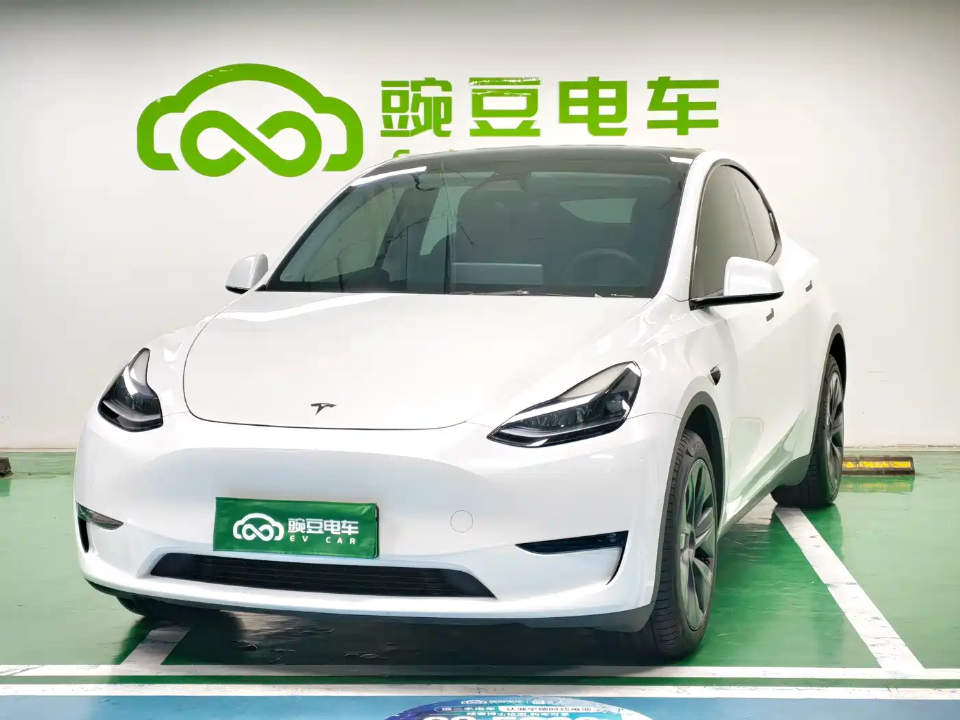 Tesla Model Y 2024