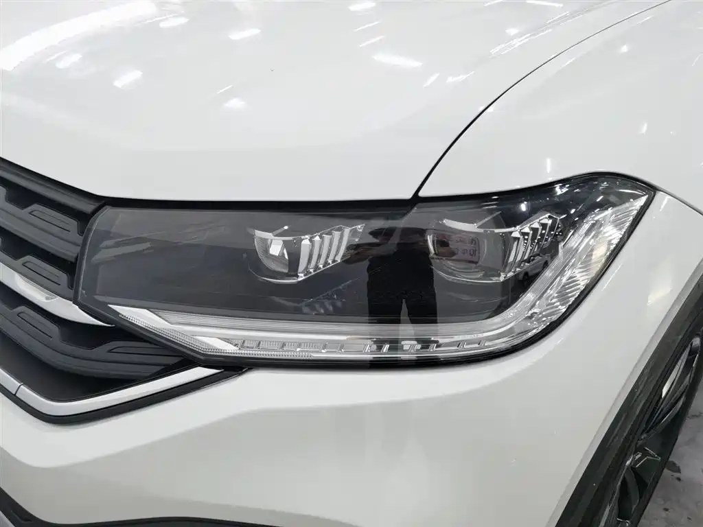 Volkswagen Tanying 2021 1.5L Automatic Smart Connect Edition фото 7