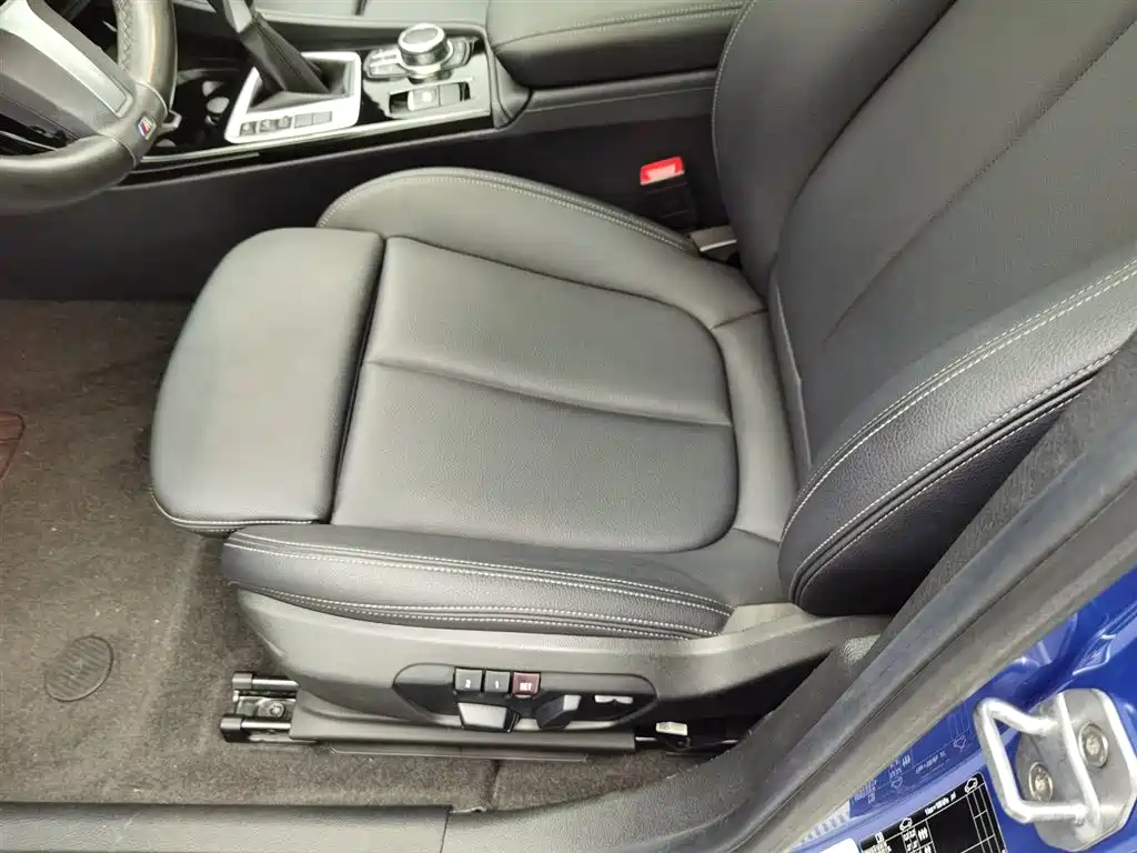 BMW 1 Series 2019 118i M Sport Package фото 20