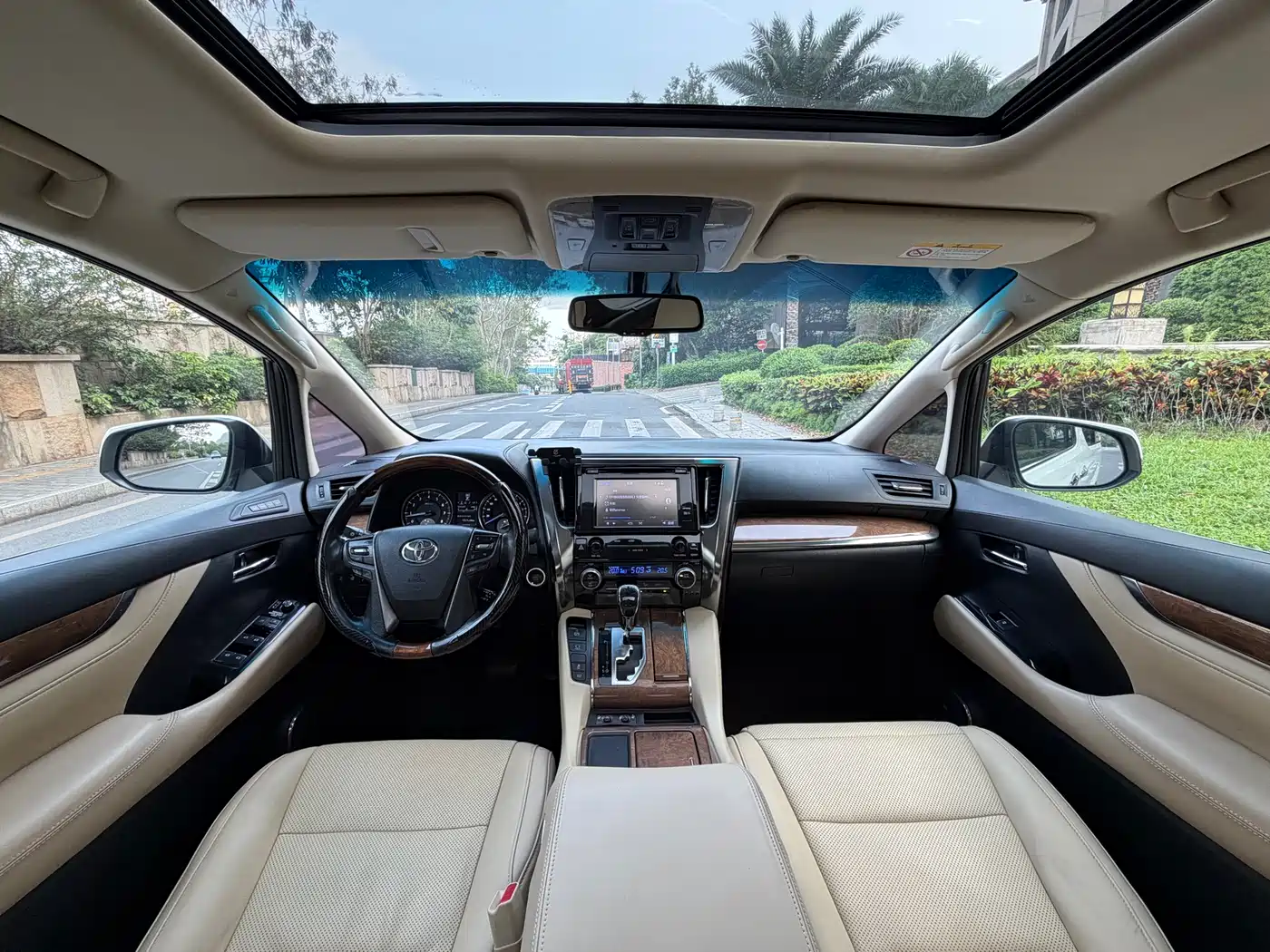 Toyota Alphard 2015 3.5L Premium Edition фото 7
