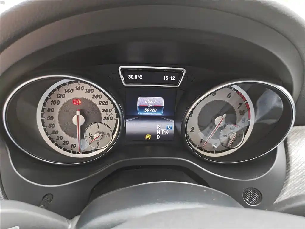 Mercedes-Benz GLA 2016 GLA 220 4MATIC Fashion фото 12