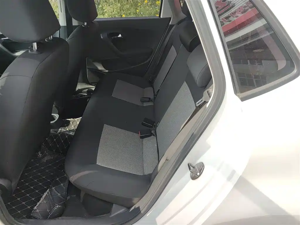 Volkswagen Polo 2018 1.5L Auto Safe Drive фото 17