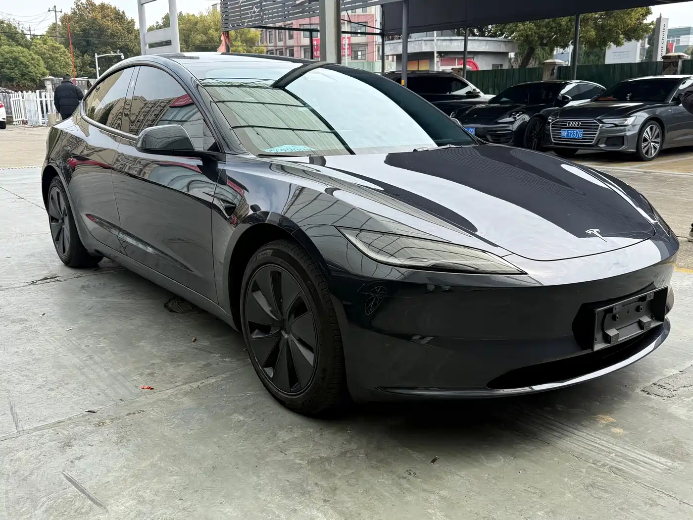 TESLA MODEL 3