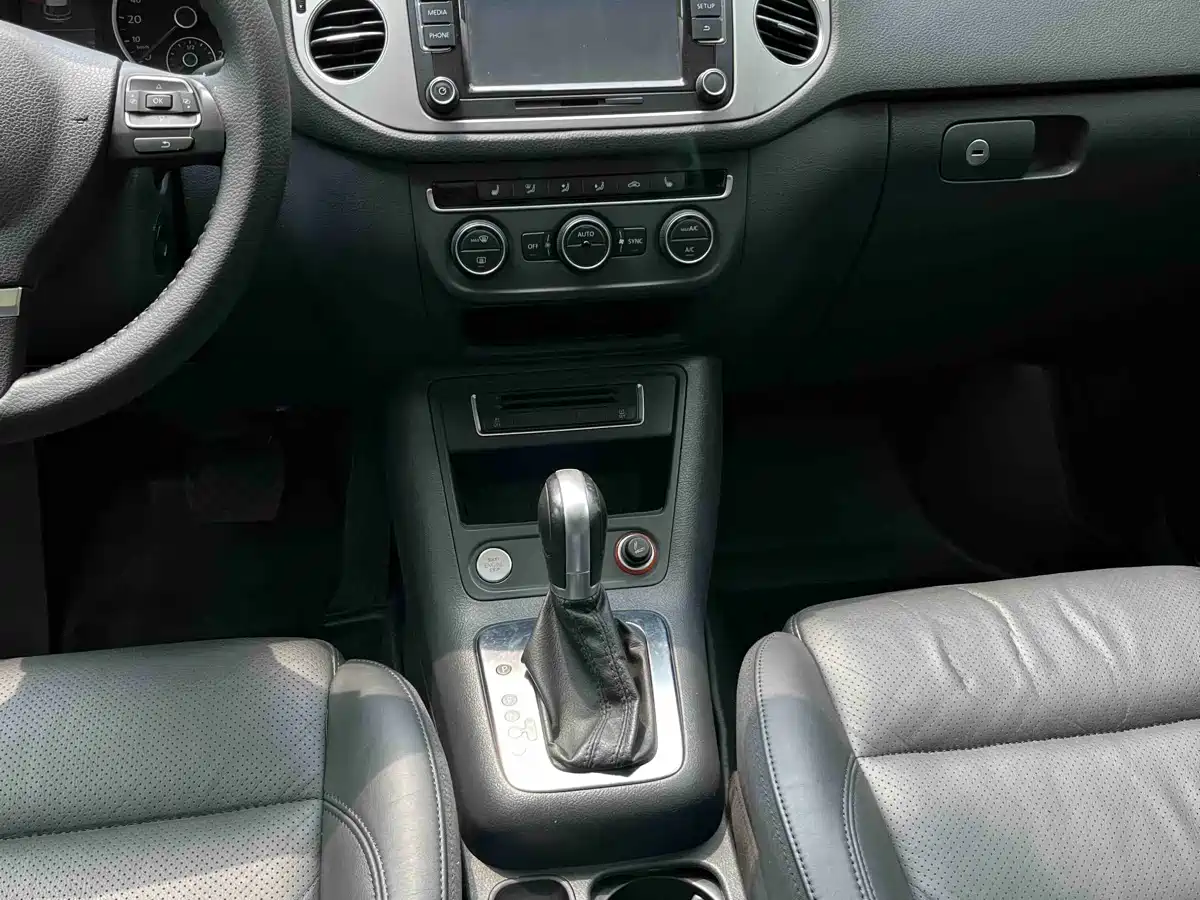 Volkswagen Tiguan 2015 1.8TSI Automatic 2WD Highline фото 21