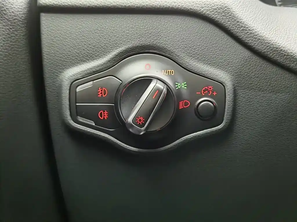 Audi Q5 2017 40 TFSI Technology фото 21