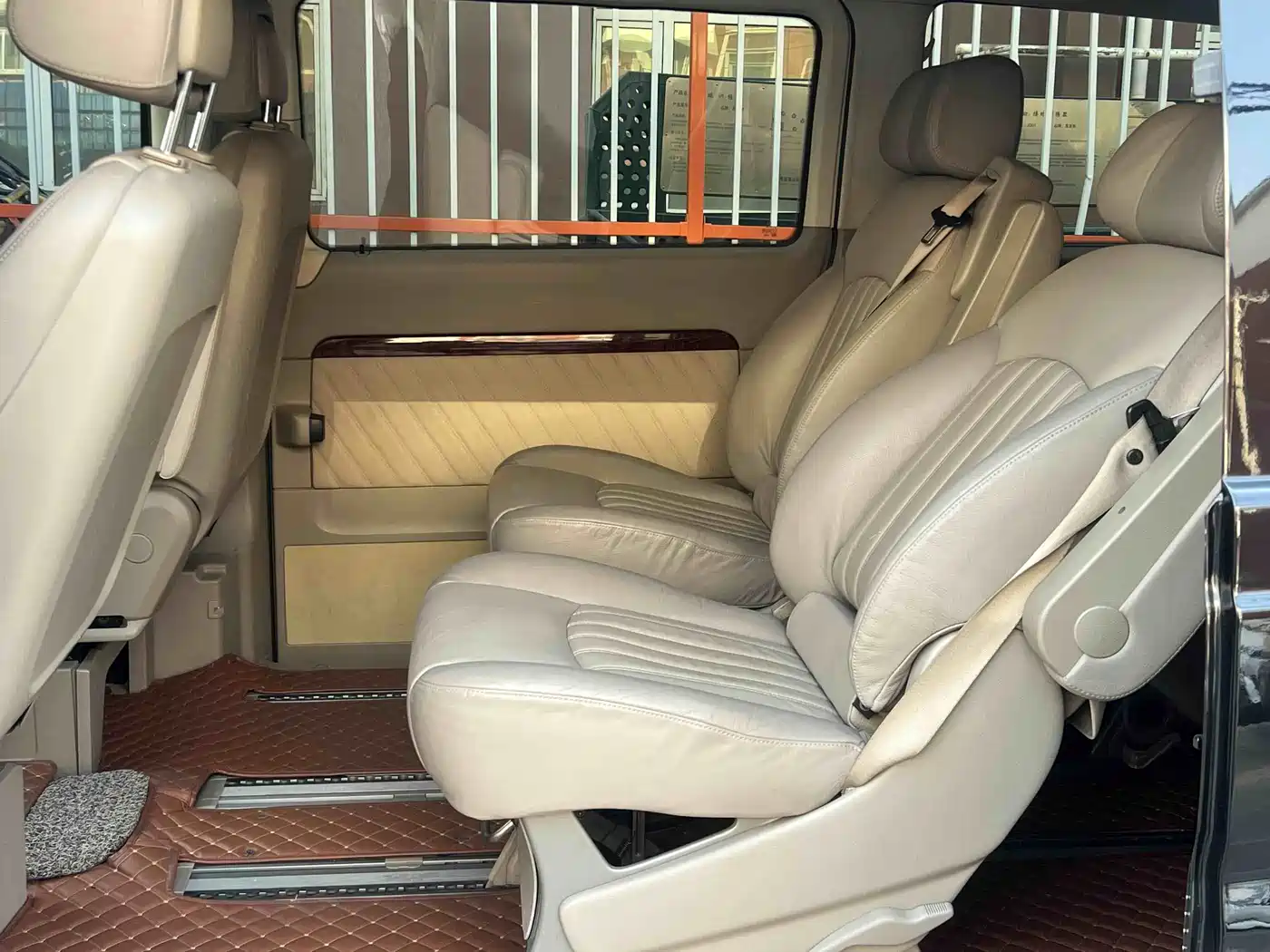 Mercedes-Benz Viano 2013 3.0L Comfort Edition фото 11