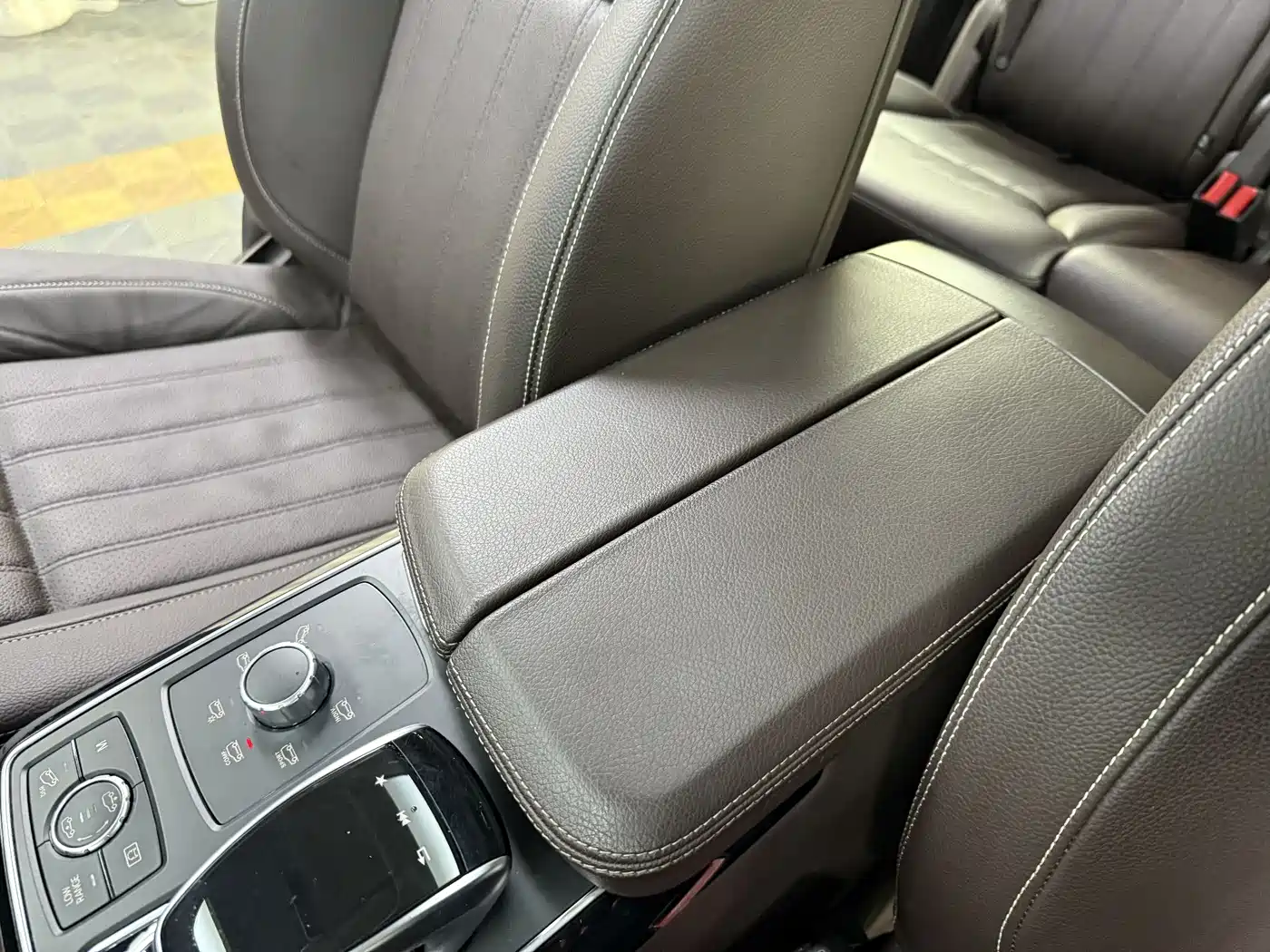 Mercedes-Benz GLS 2018 GLS 400 4MATIC Luxury фото 20