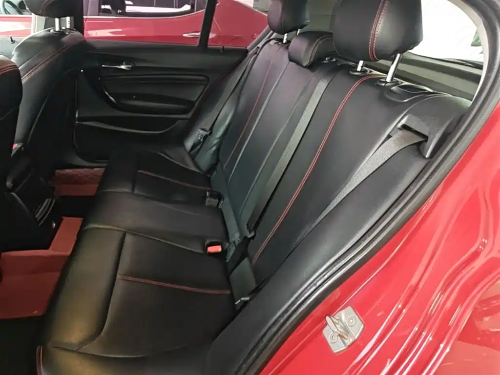 BMW 1 Series (Import) 2018 118i Sport Design Package фото 17