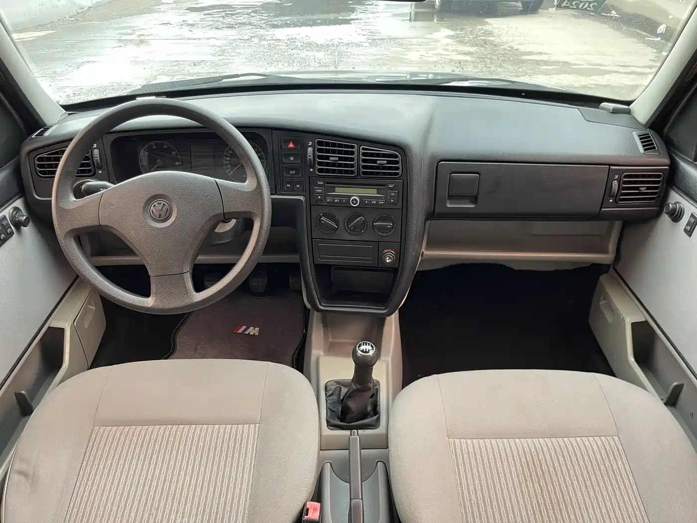 Volkswagen Jetta 2010 1.6L Partner фото 5