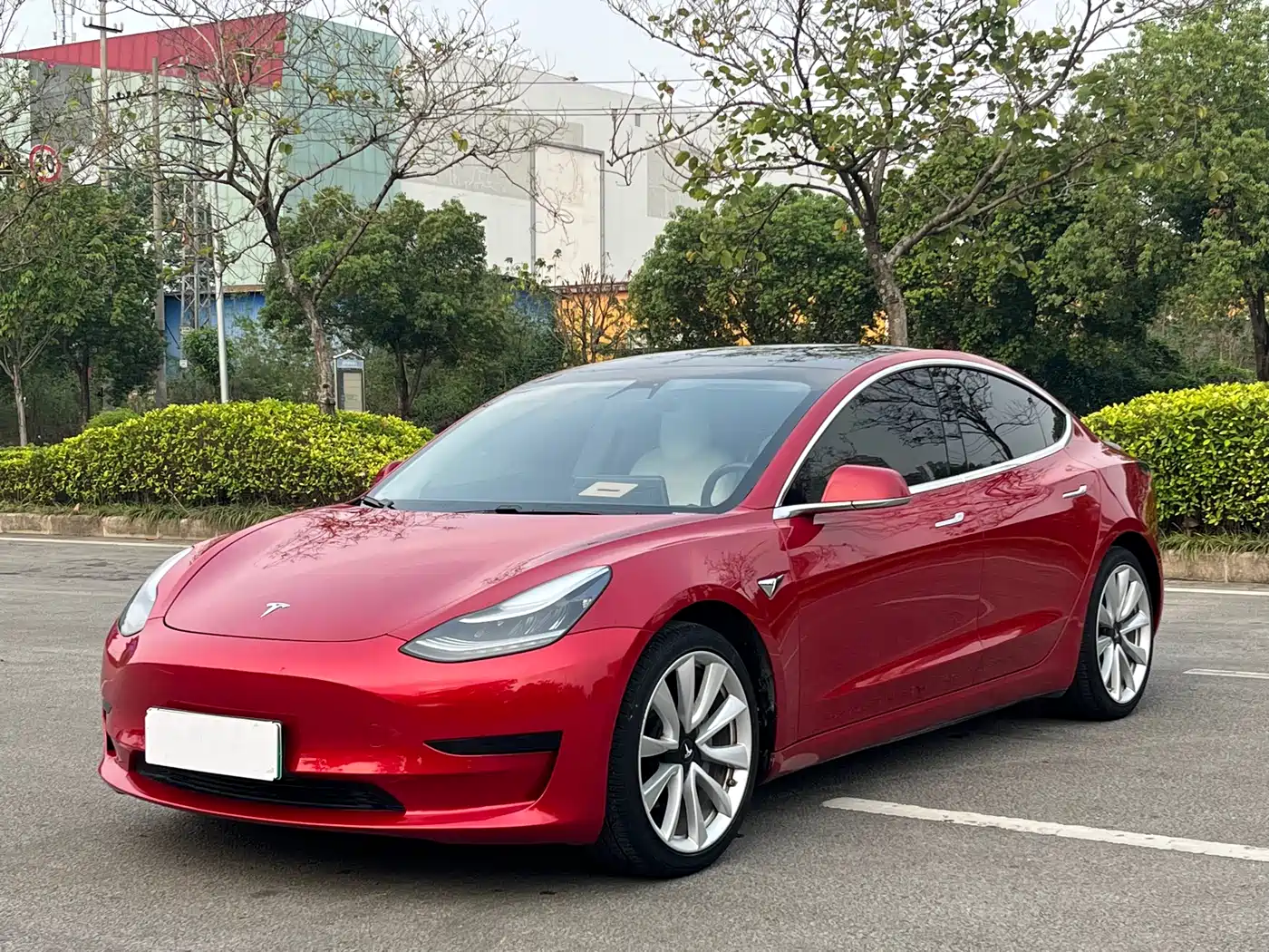 TESLA MODEL 3