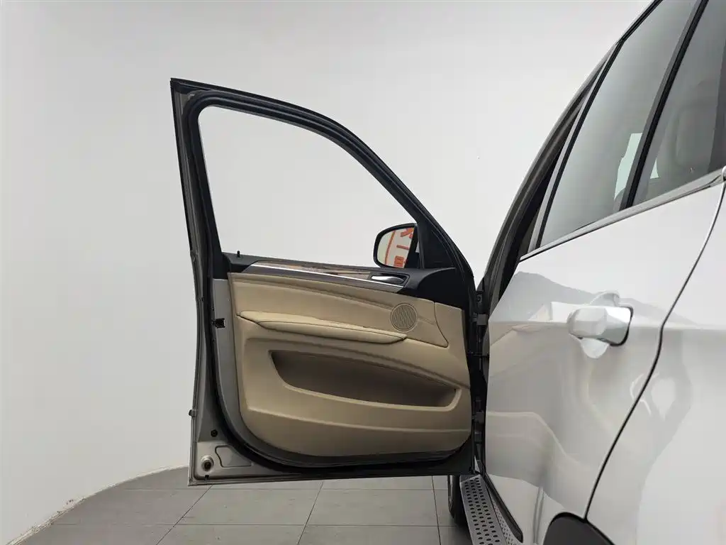 BMW X5 (Import) 2011 xDrive35i Luxury Edition фото 8
