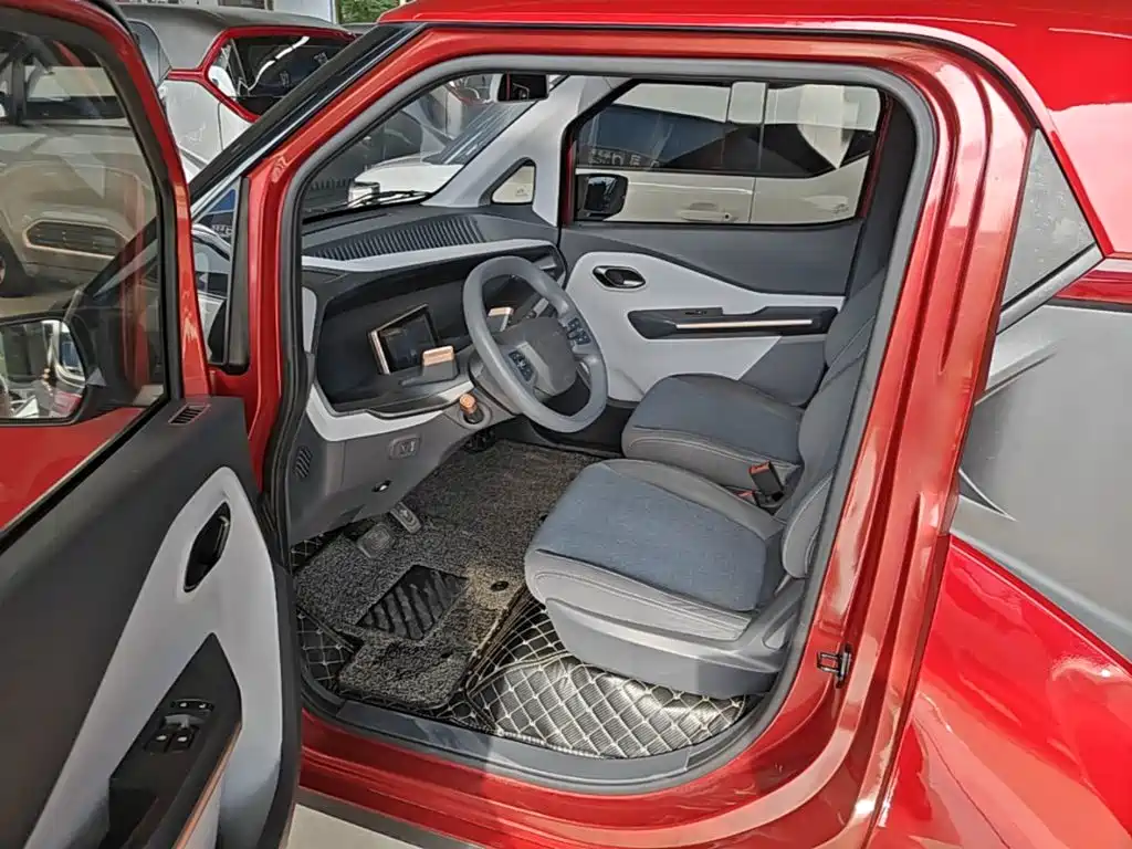 BAOJUN E200
