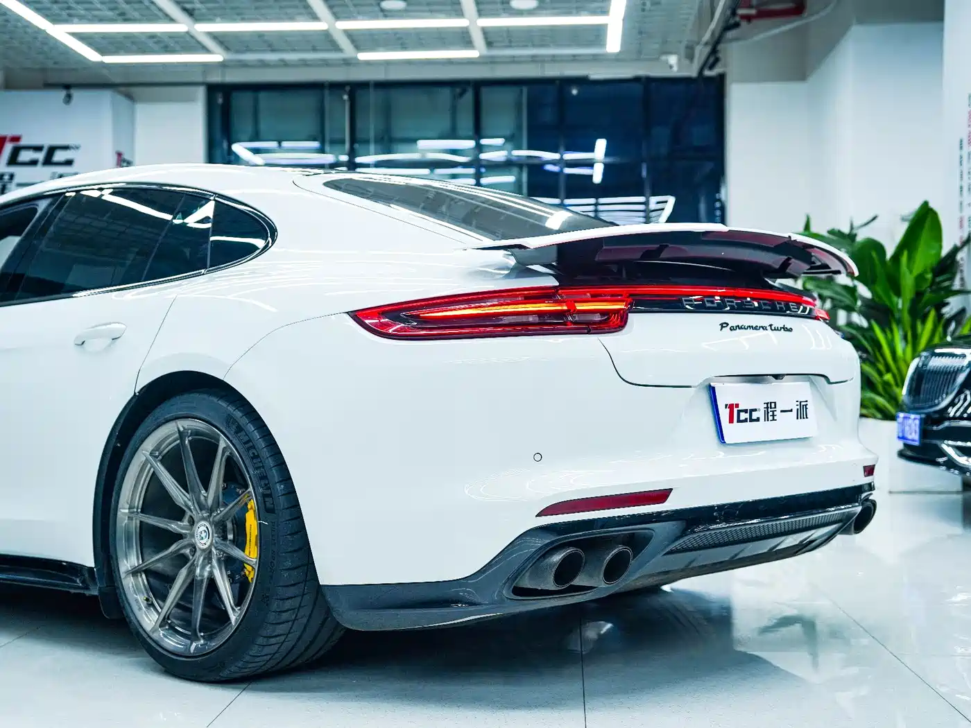 Porsche Panamera 2017 Panamera Turbo 4.0T фото 6