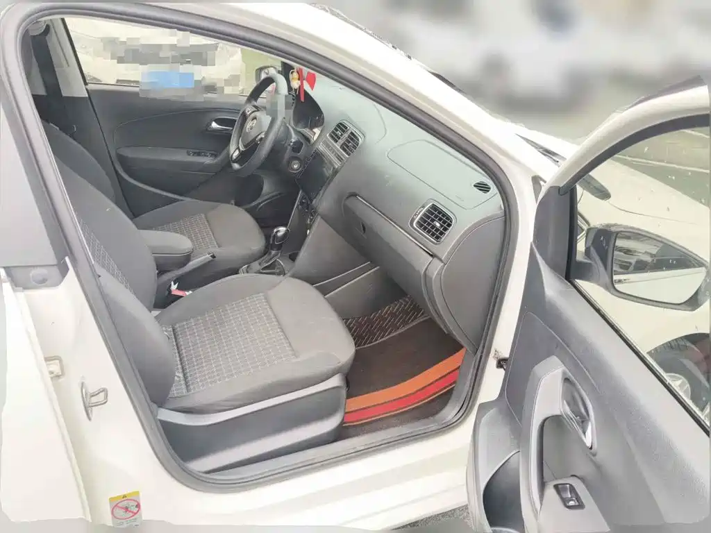 Volkswagen Polo 2015 2014 1.4L Automatic Comfort Edition