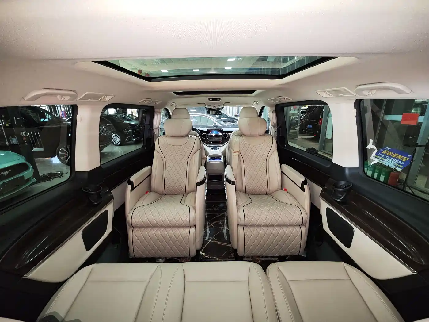 Mercedes-Benz V-Class 2022 V 260 Pilot Edition фото 12