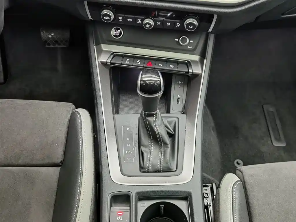 Audi Q3 2021 35 TFSI Fashion Sport фото 13
