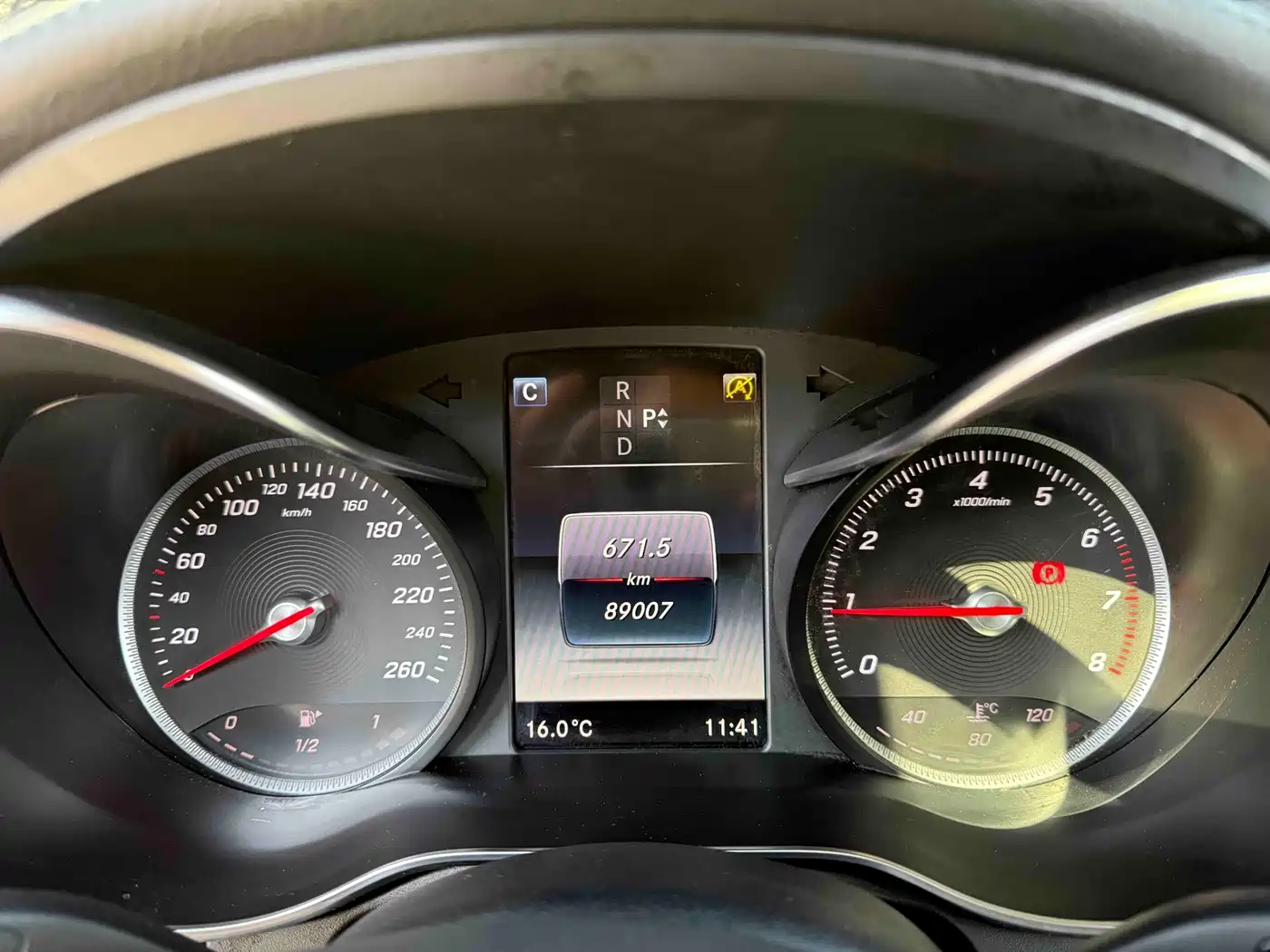Mercedes-Benz GLC 2017 GLC 300 4MATIC Dynamic фото 16