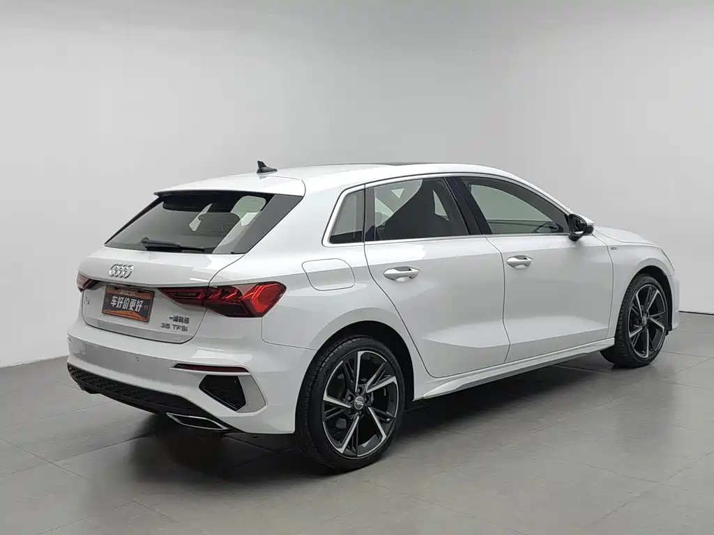 Photo 2 - Audi A3