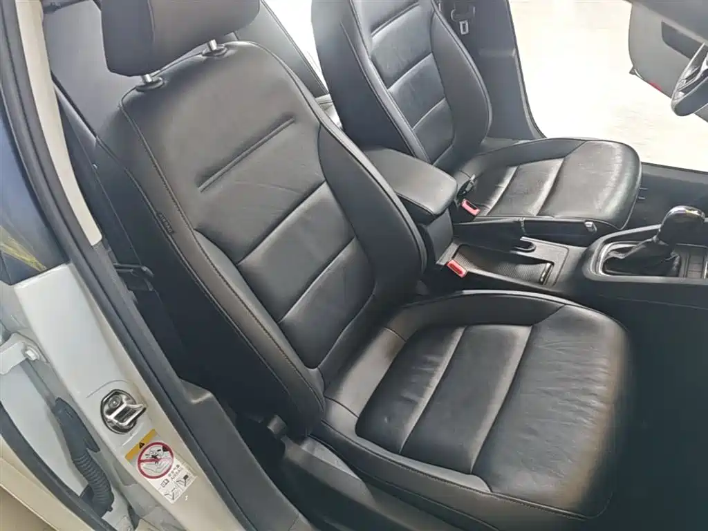Volkswagen Sagitar 2015 1.6L Automatic Comfort фото 25