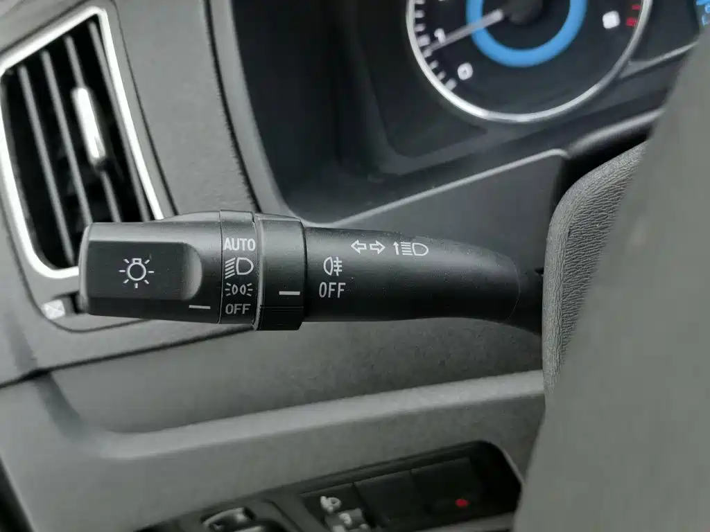 Фото 21 - Geely Vision