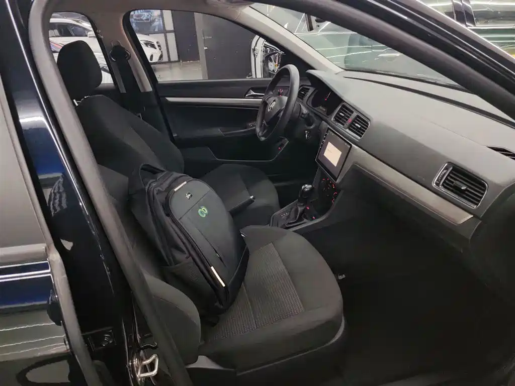 Volkswagen Lavida 2017 1.6L Automatic Trend Edition фото 25