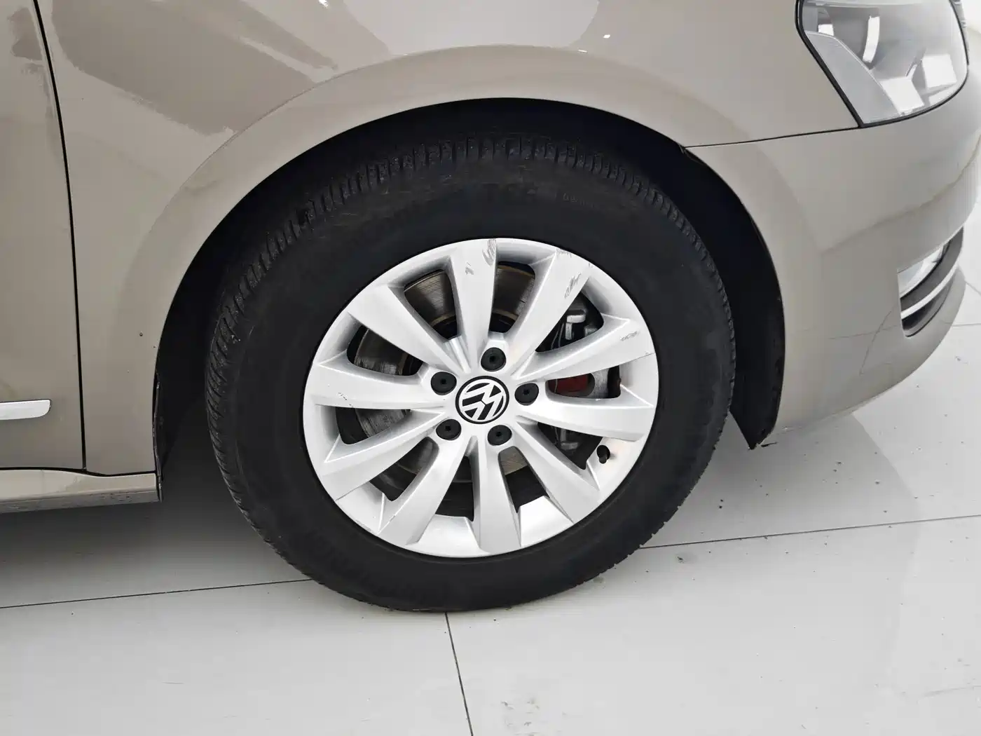 Фото 28 - Volkswagen Passat
