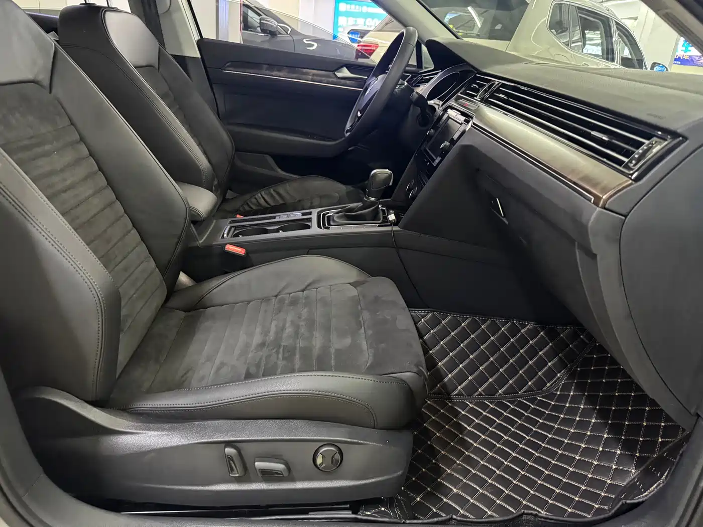Volkswagen Magotan 2018 330TSI DSG Luxury фото 10