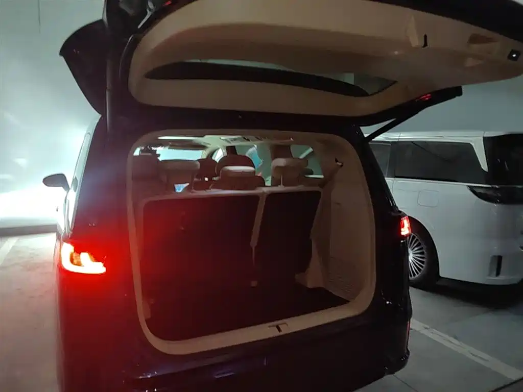 Voyah Auto Voyah Dreamer 2025 PHEV AWD Flagship Kunpeng Edition фото 19