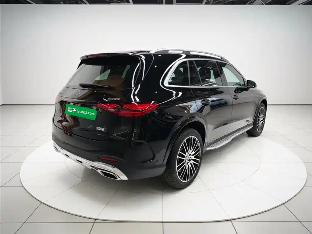 Mercedes-Benz GLC 2023 GLC 300 L 4MATIC Luxury 5-Seater фото 7