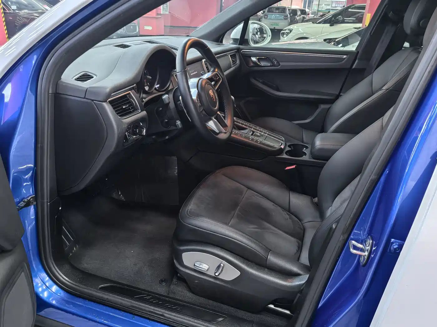Porsche Macan 2017 Macan 2.0T фото 8