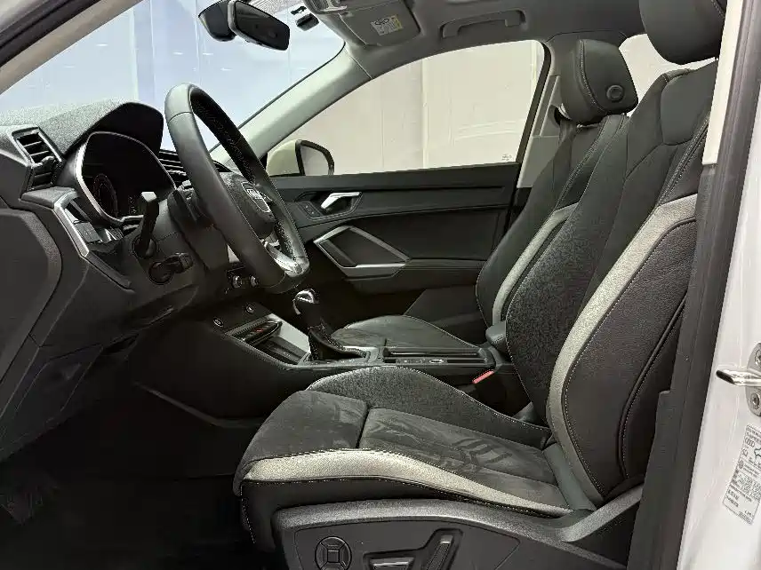 Audi Q3 2022 35 TFSI Fashion Dynamic фото 9