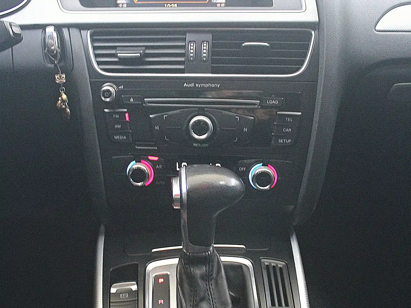 Audi A4L 2015 45 TFSI quattro Individual Sport фото 9