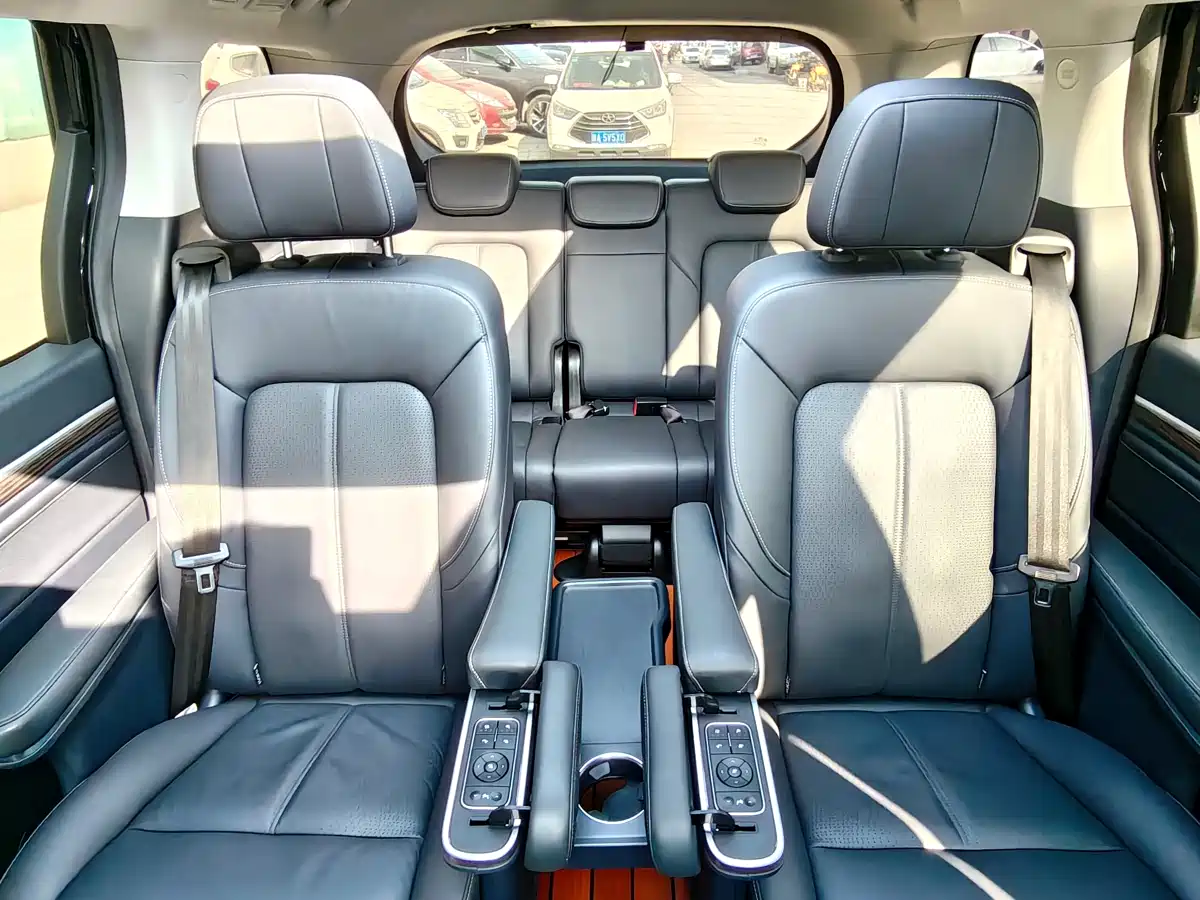 GAC Trumpchi Trumpchi M8 2021 Leading Show Series 390T Ultimate Edition фото 10