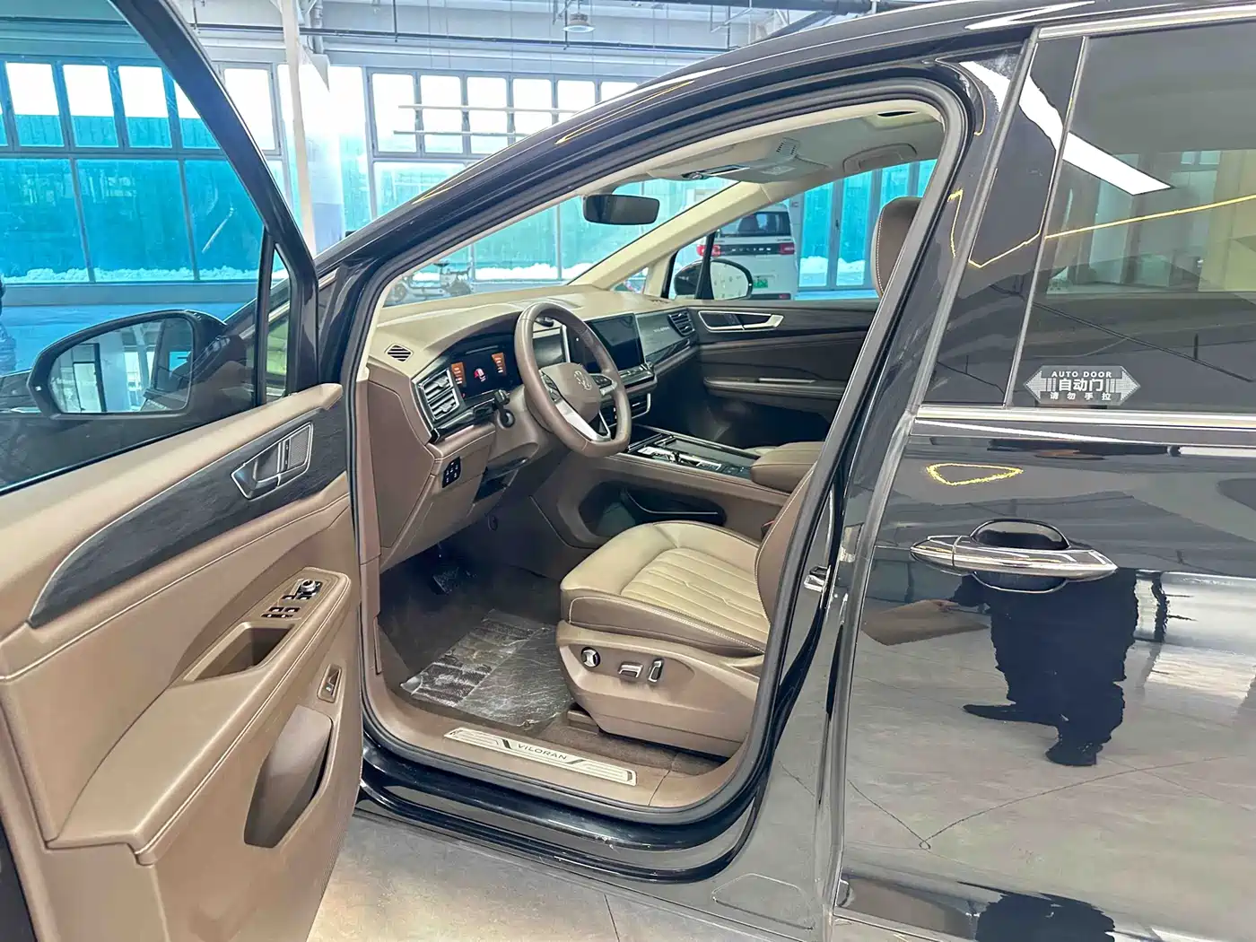Volkswagen Viloran 2024 330TSI Luxury Edition фото 5