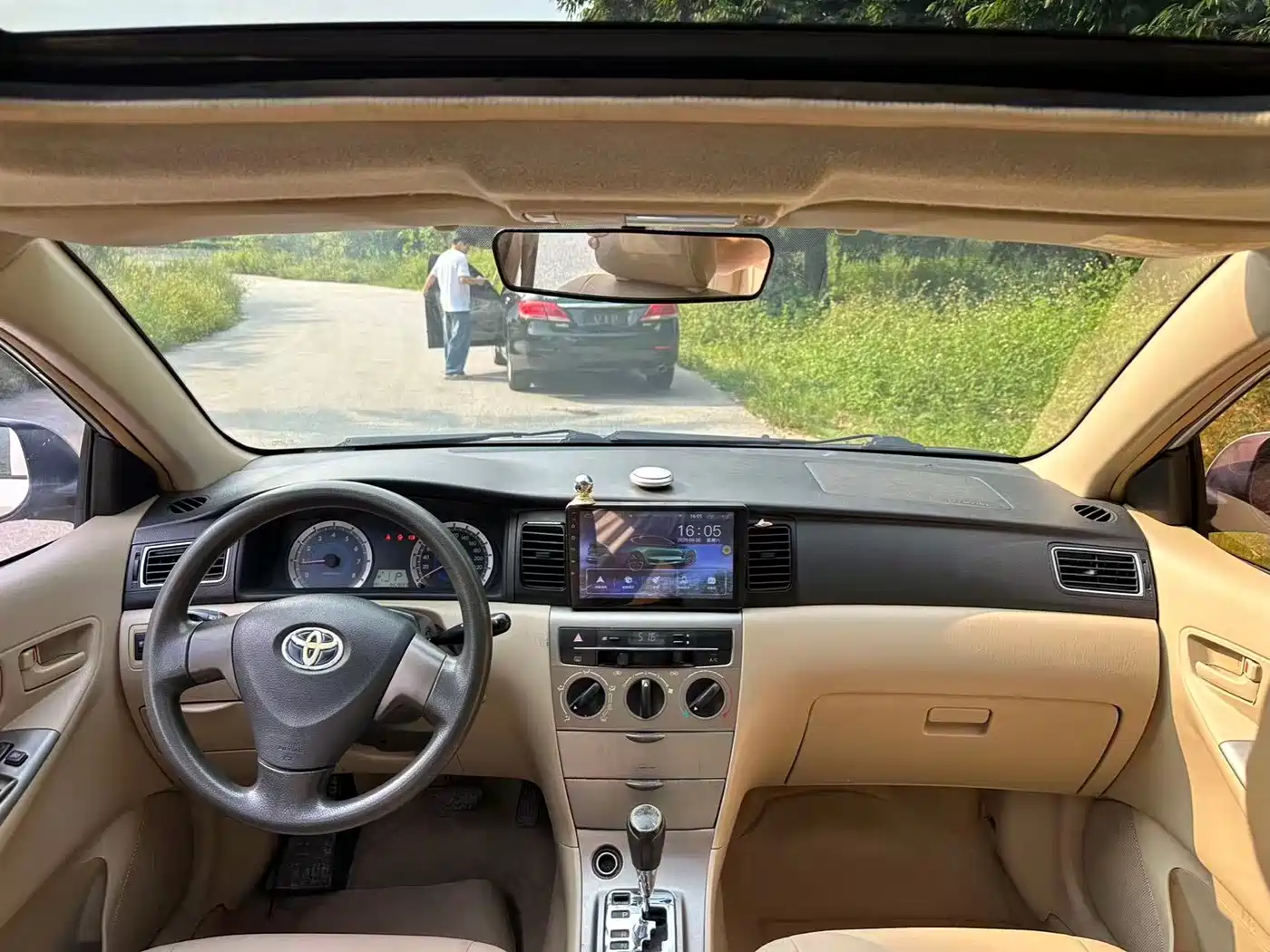 Toyota Corolla 2013 1.6L Automatic Luxury фото 7