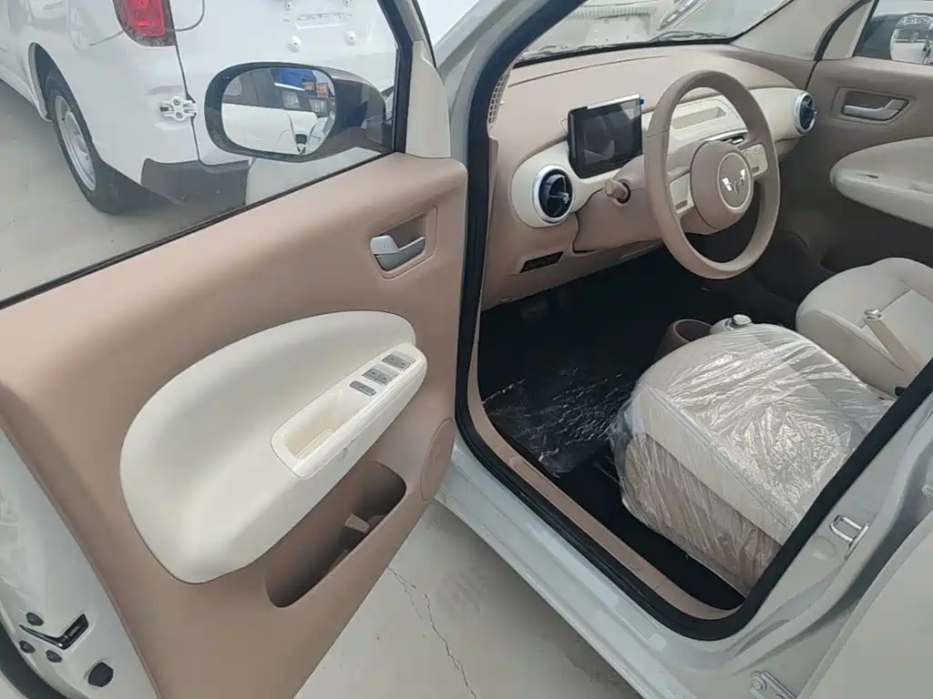 Wuling Motors Hongguang MINIEV 2026 2025 4-Door Advanced