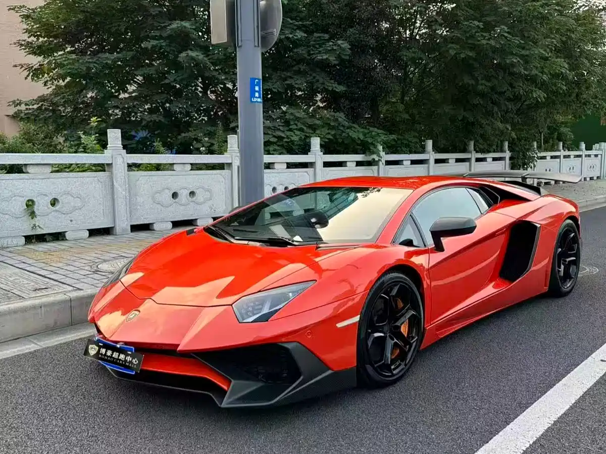 Lamborghini Aventador 2011 LP 700-4 фото 2