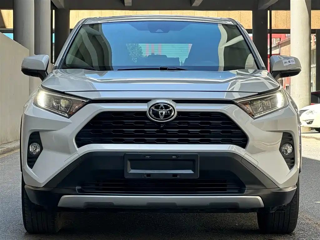 Toyota RAV4 Rongfang 2020 2.0L CVT AWD Trend Edition фото 2