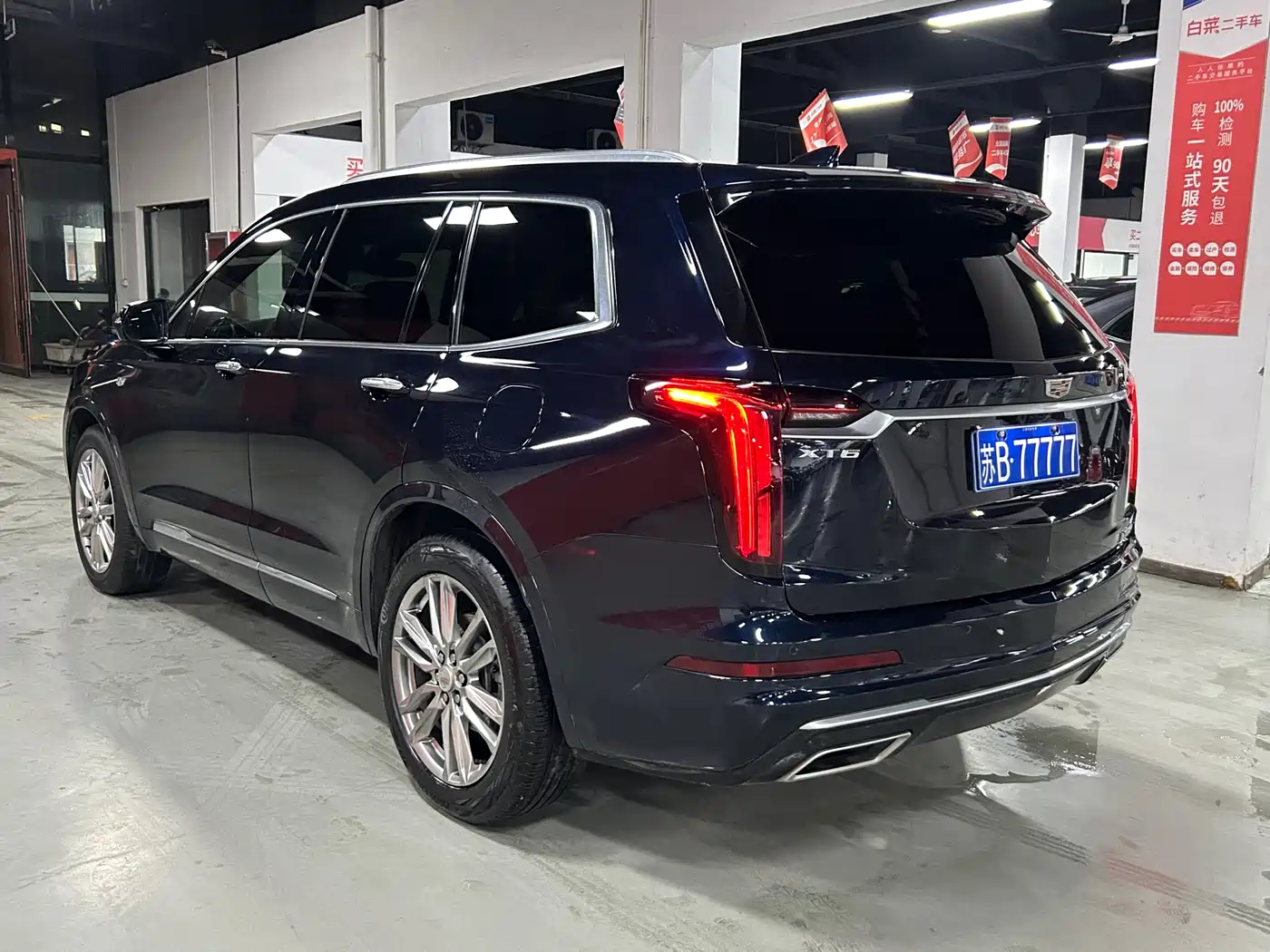 CADILLAC XT6
